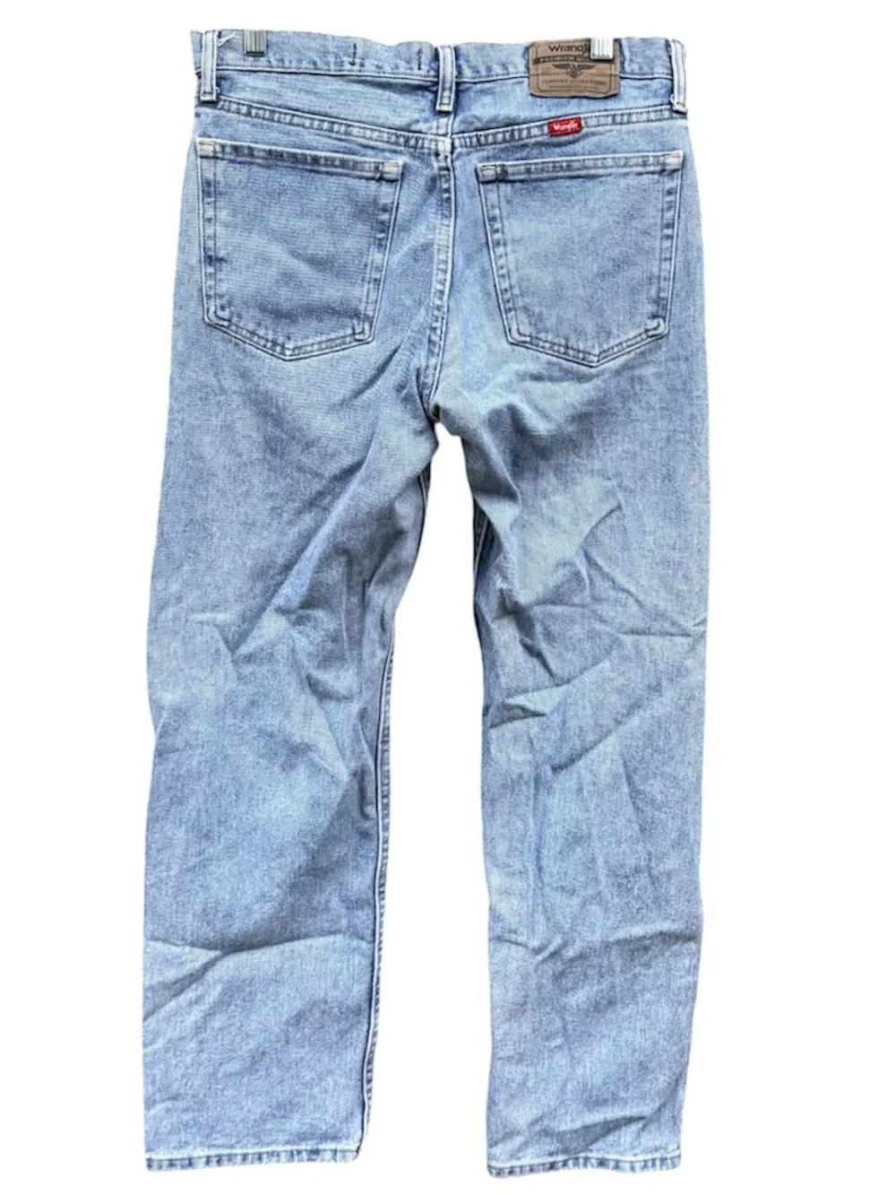 Wrangler Relaxed Light Wash Denim Jeans Size 32x30